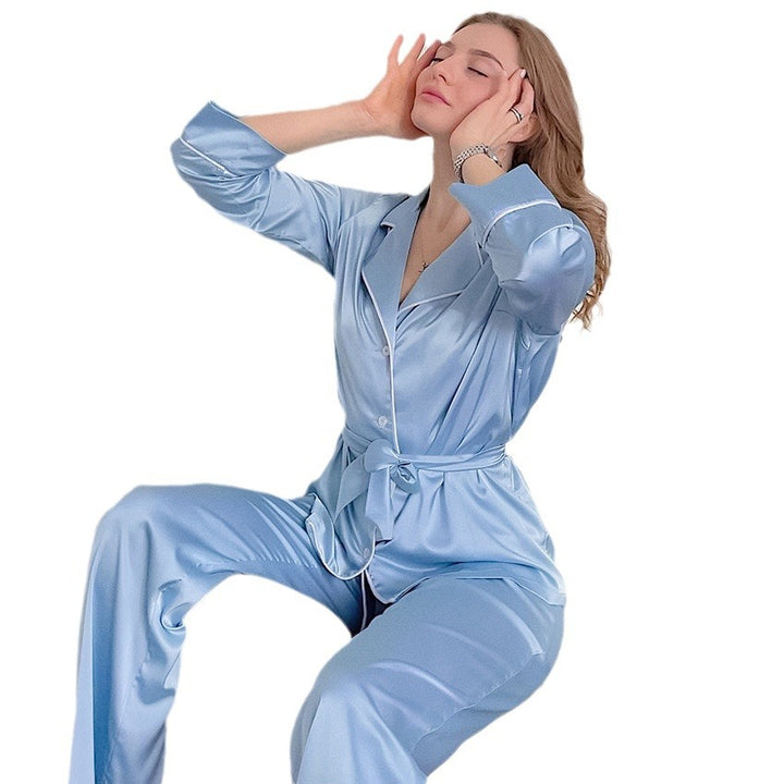Dame Satin-Pyjama-Sæt med elegant knaplukning og taljerbar bælte Stilla