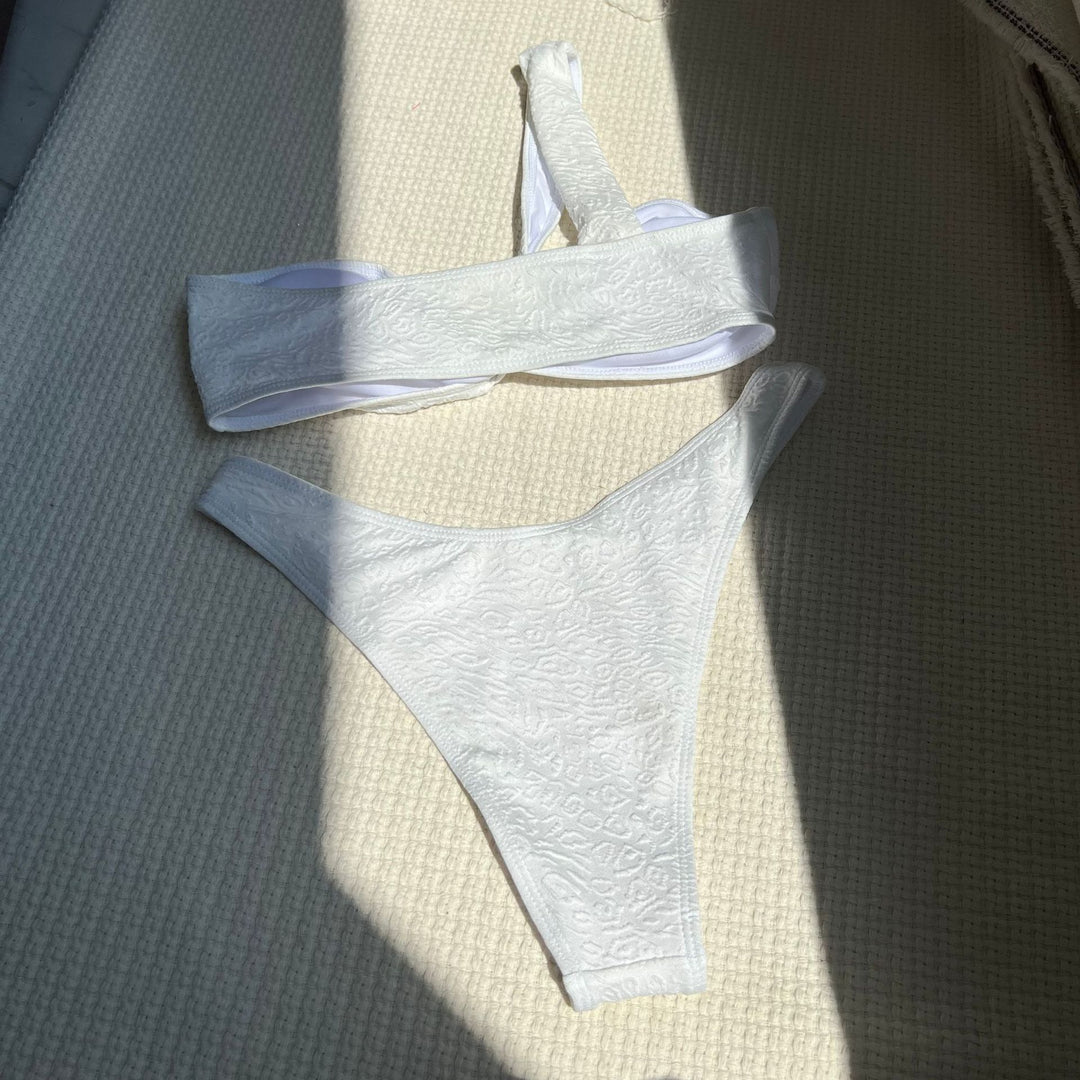 Dame Bikini-sæt med moderne knude-detalje og innovative snitlinjer Stilla