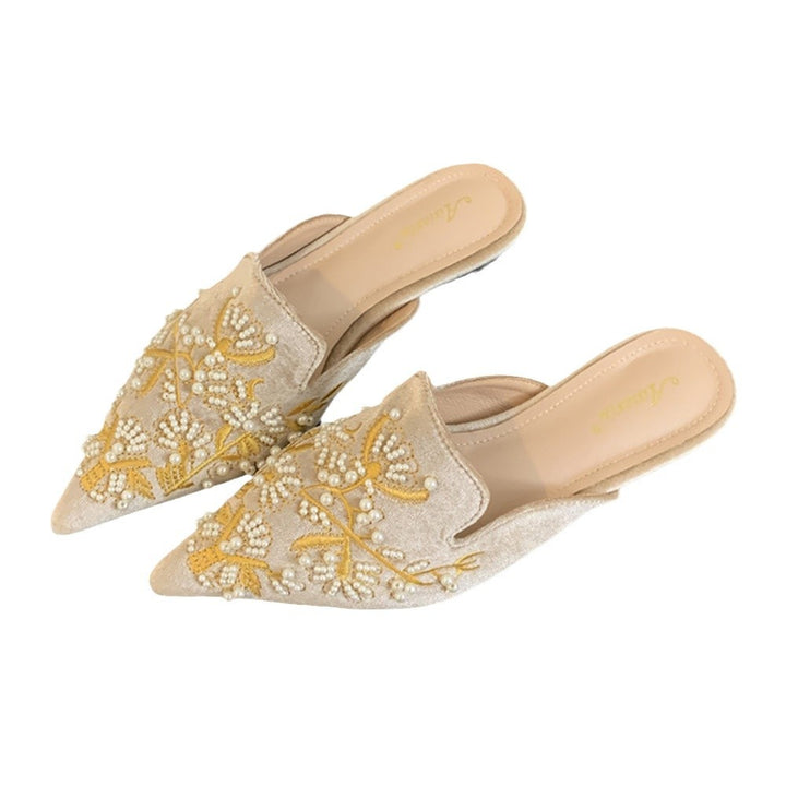 Dame Mules med elegant broderi og komfortabelt fodseng Stilla