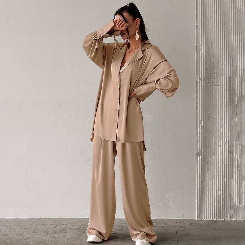Dame natkjole-sæt i flydende satin med brede ben og oversized skjorte Stilla