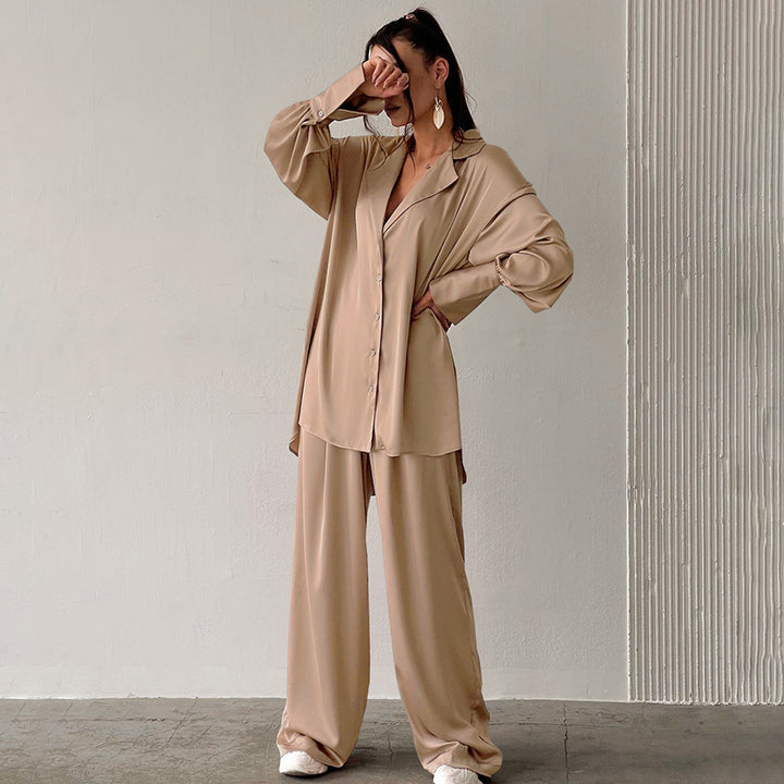 Dame natkjole-sæt i flydende satin med brede ben og oversized skjorte Stilla