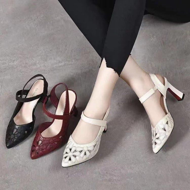 Dame elegante Riemchenpumps med floralt udskæring design og flot blokhæl Stilla