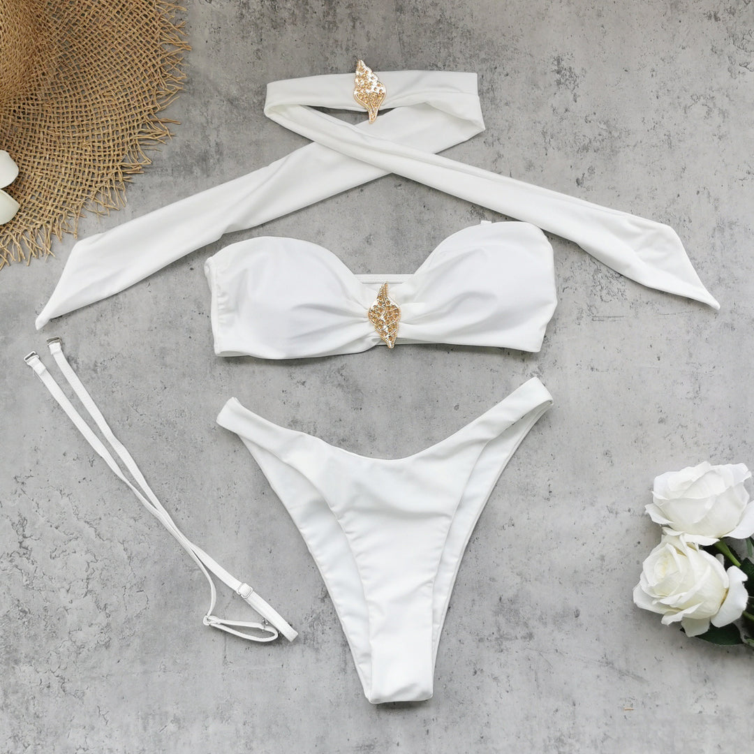 Dame Bikini-sæt med elegant Bustier-top og raffineret smykke detalje Stilla