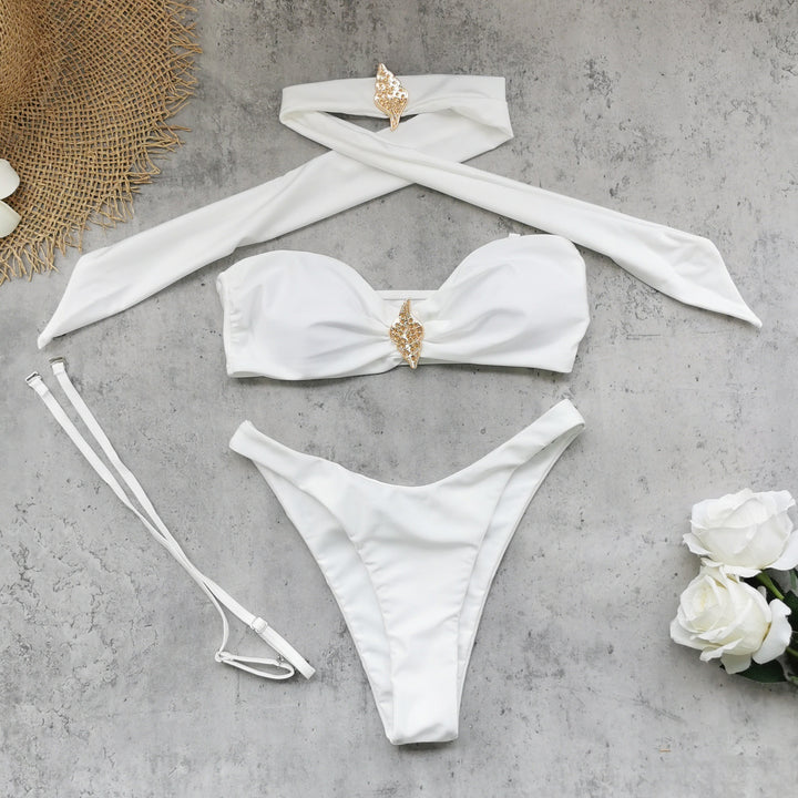 Dame Bikini-sæt med elegant Bustier-top og raffineret smykke detalje Stilla
