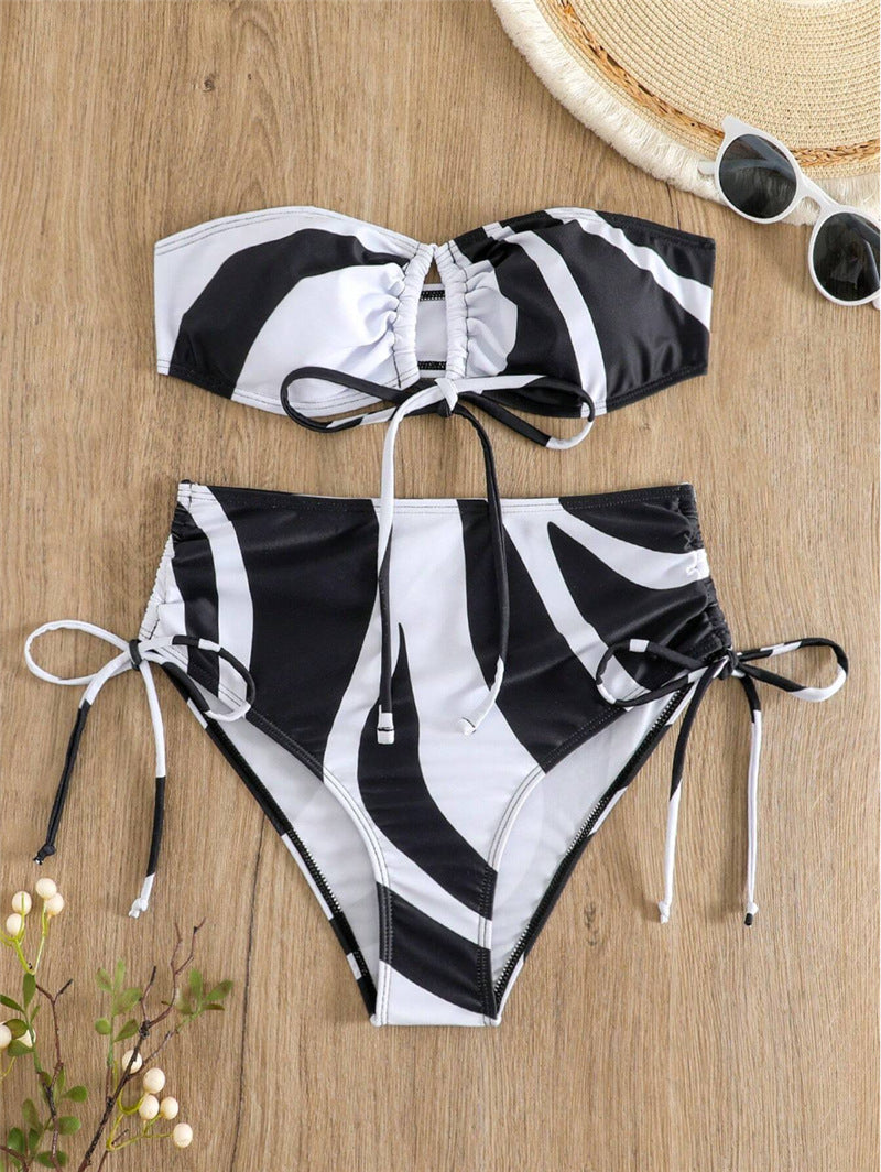Dame Bandeau-bikini med justerbare snørredetaljer og lavet mønster Skovae