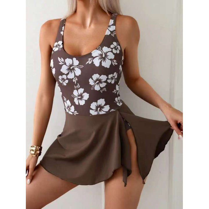 Dame one-piece badedragt med fashionabel overkirt og trendy stribedesign Skovae