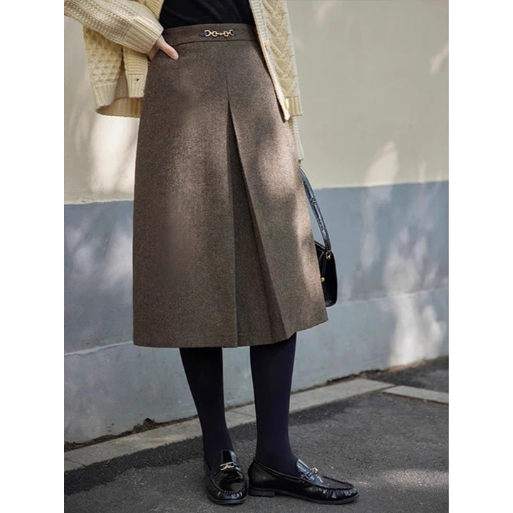 Dame elegant mid skirt med raffineret plissé behandling og sidelængde slids Stilla