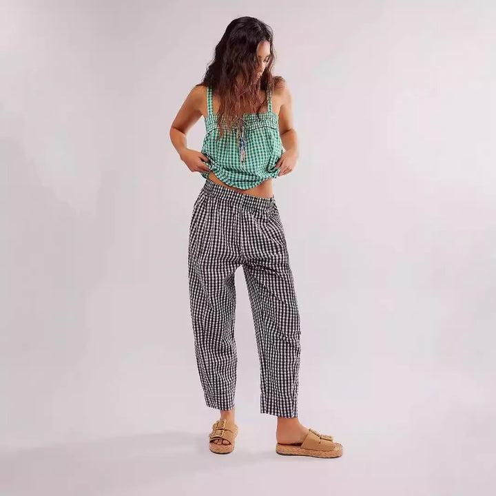 Women's fabric trousers with a loose fit and elastic waistband Skovae