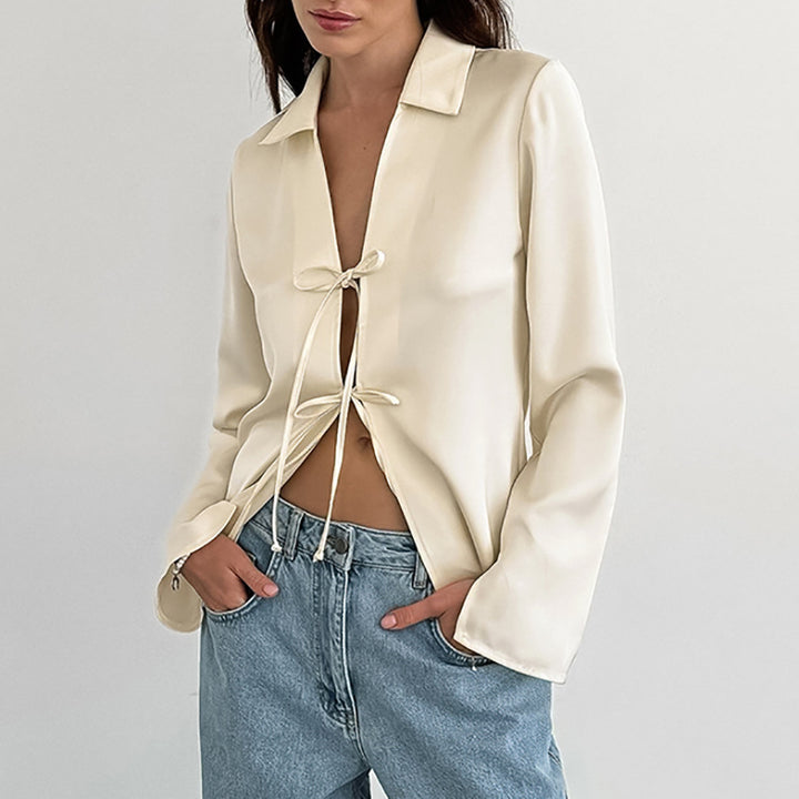 Dame satinbluse med elegant knude lukning Stilla