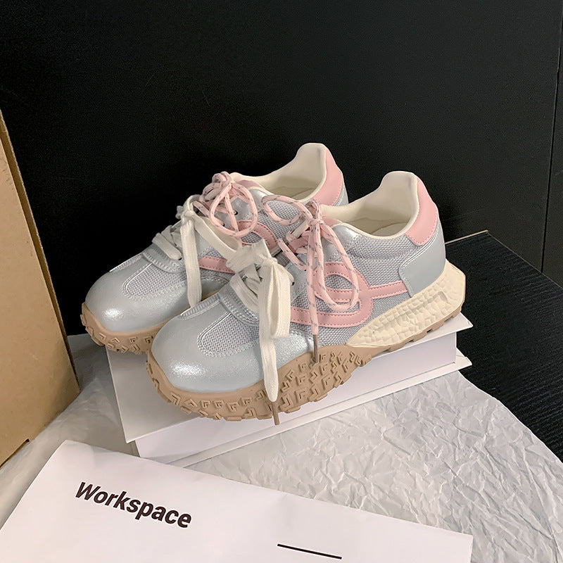 Dame sporty sneakers med åndbar mesh-overflade og robust profil Stilla