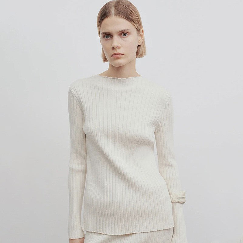 Dame højtskåret strikpullover med fint ribmønster og elegante ærmer Stilla
