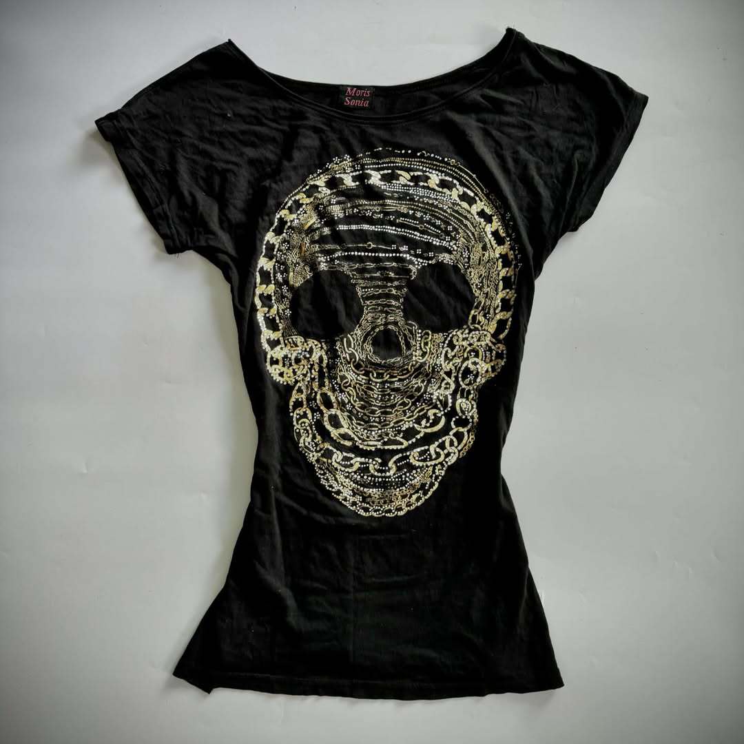 Dame T-shirt med stilfuldt skeletmotiv og glimmeraccenter Skovae