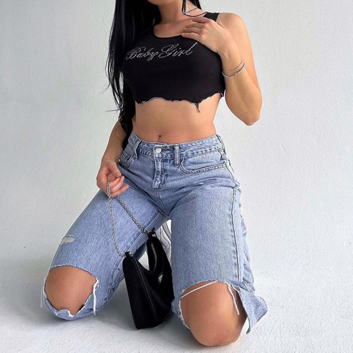 Dame Crop-Top med glitrende skrift og trendy snit Skovae