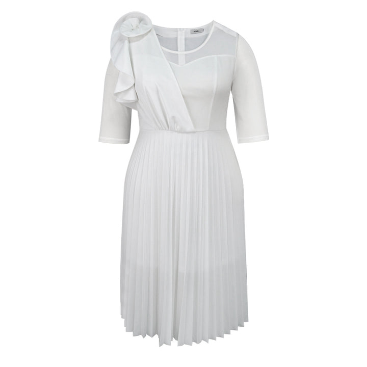Dame elegant plisseret kjole med asymmetrisk design og blomster accent Skovae