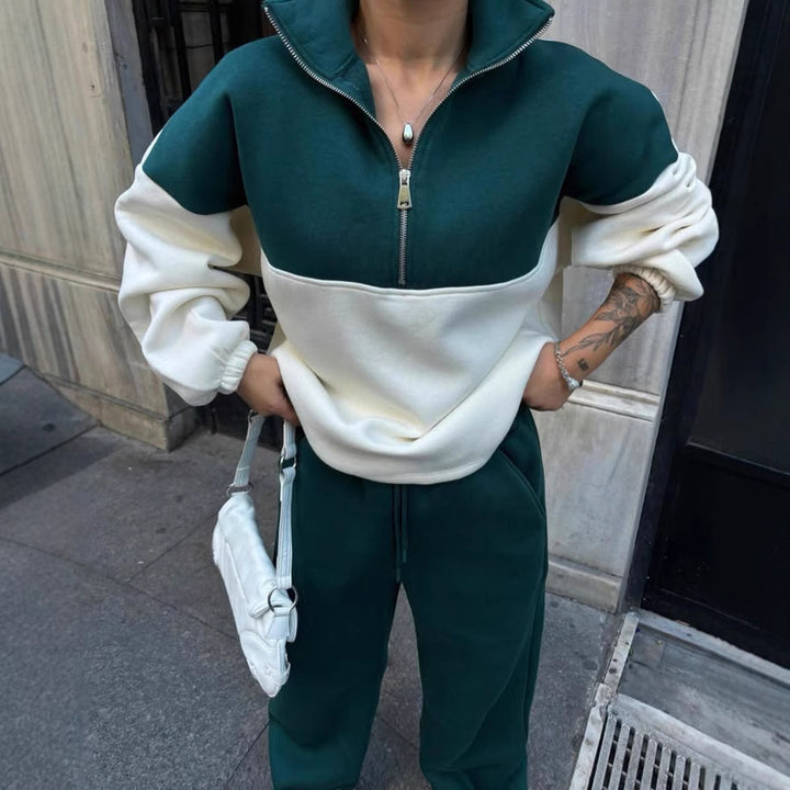 Kvinders fleece sweatshirt med høj krave og praktiske sidelommer Skovae