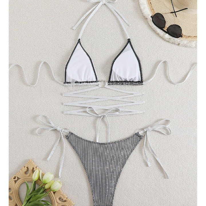 Damer Glitrende Triangel-Bikini med innovativt snoredesign og trendy accenter Stilla
