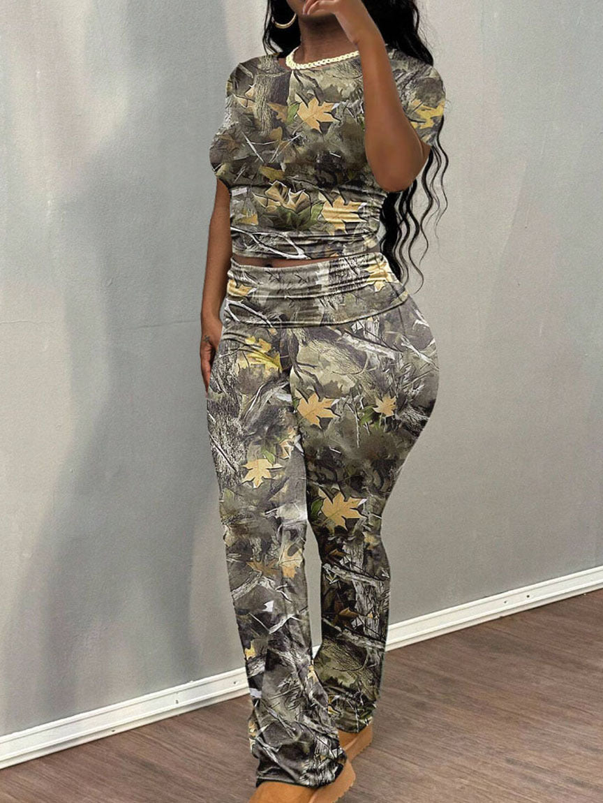 Dame fritids-sæt i camouflage-stil med figurtilpasset snit Stilla