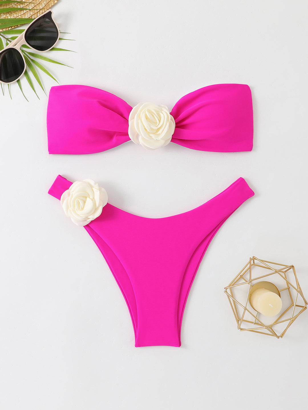 Dame Bikini-sæt med legende blomsteraccessory og bandeau top Stilla