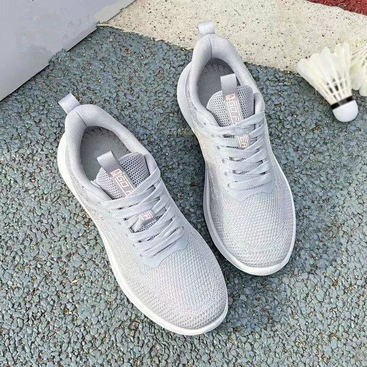 Dame Sporty Sneakers med fleksibelt overmateriale og åndbar struktur Stilla