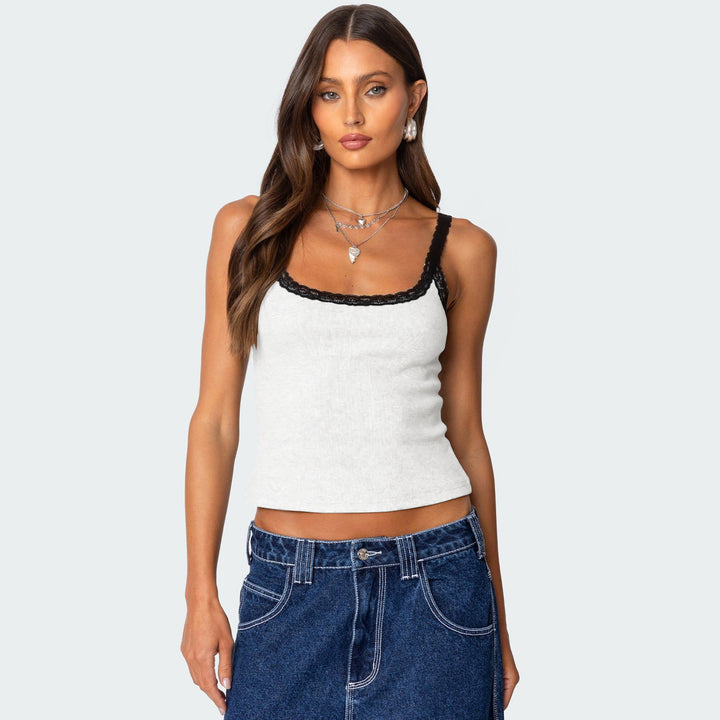 Dame Crop-Top med forførende spidskant og tætsiddende snit Stilla