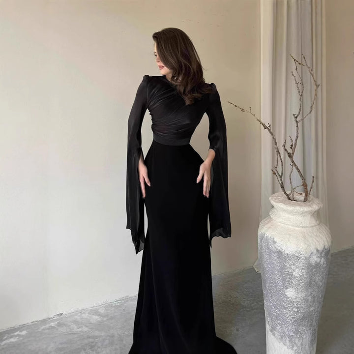Dame aftenkjole med elegant drapering Stilla