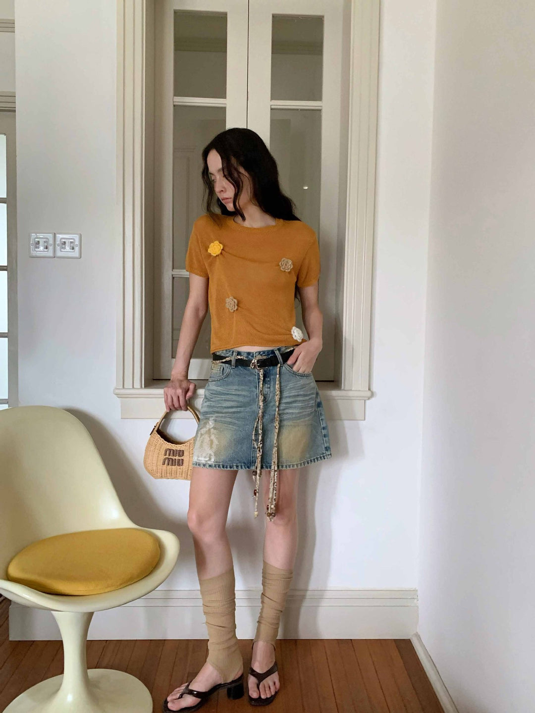 Dame cropped top med unikke blomsterapplikationer og afslappet snit Stilla