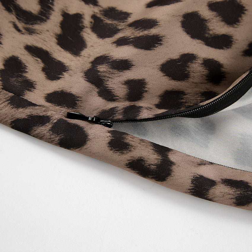 Dame Maxi-nederdel i flydende satin med højt split og leopardmønster Stilla