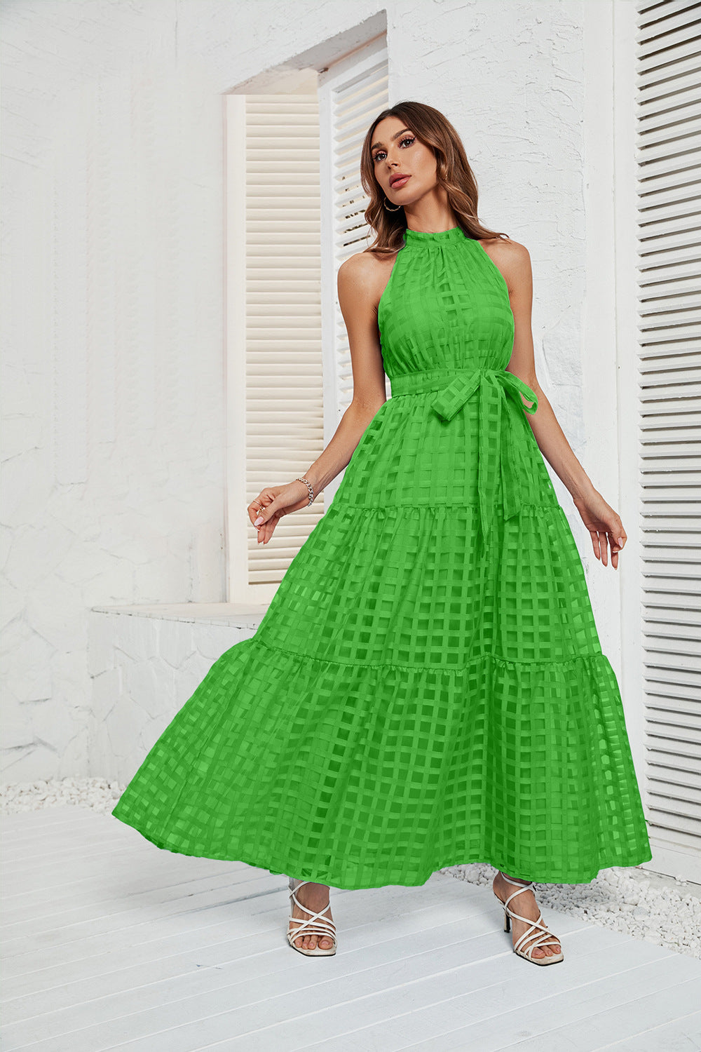 Dame Maxikjole med elegant Halterneck og luftige Rüschen Stilla