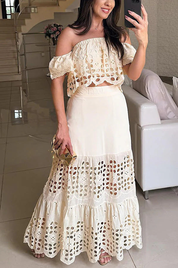 Dame Maxi-nederdel med raffineret cut-out-design og voluminøs kant Stilla