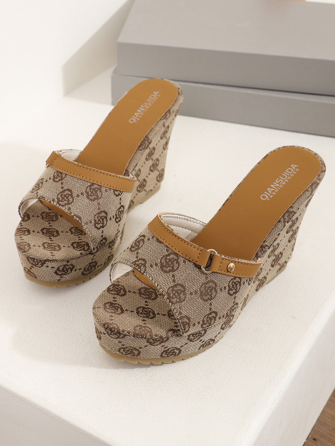 Dame Wedge-sandaler med modetrend og komfortabel platfor Stilla