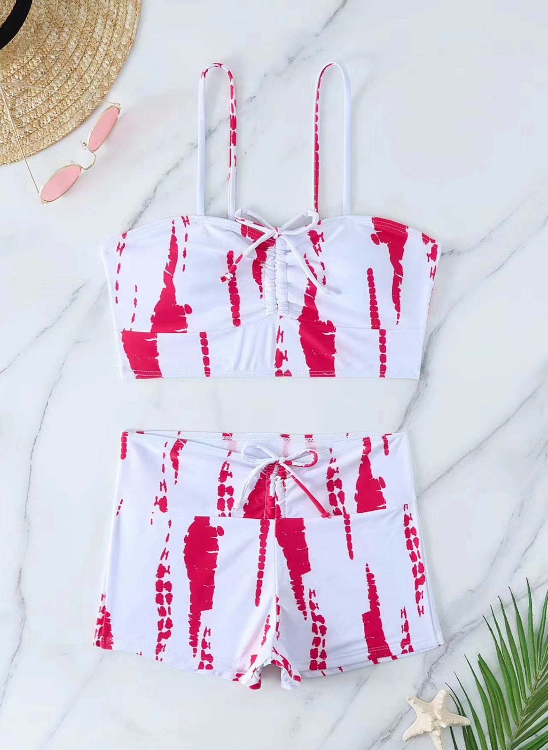 Dame bikini med blomstret flæse design og justerbare stropper Skovae