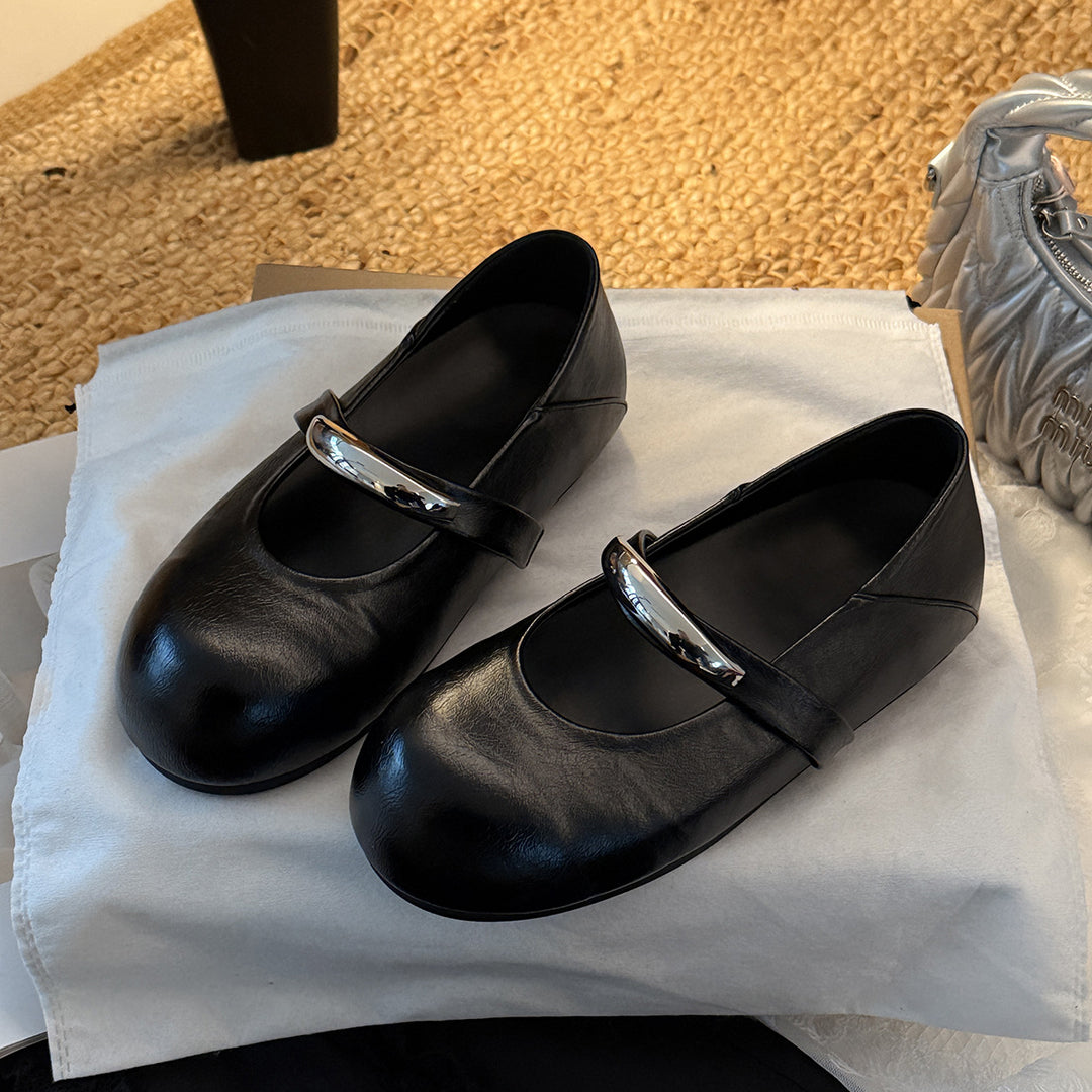 Femme Classic Mary Jane Ballerinas med stilfuld metallisk accent Stilla