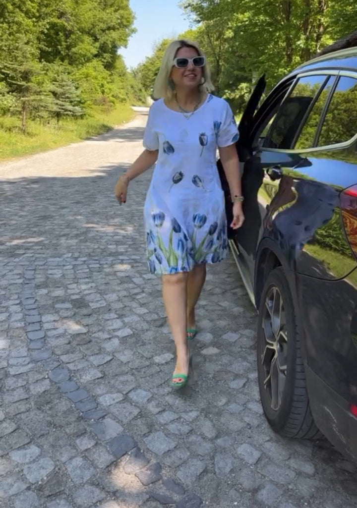 Dame fritidkjole med blomsterprint og behagelig snit Stilla