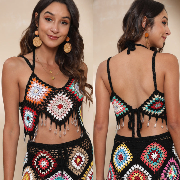 Dame hæklet crop-top med farverige granny-squares og glitrende accenter Skovae
