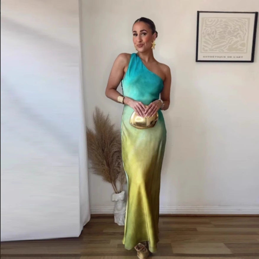 Dame elegante asymmetrisk maxi kjole med blød gradient og komfortabel pasform