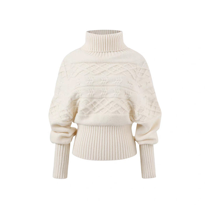 Kvinders chunky strik sweater med høj krave og dekorativ kabelmønster Stilla