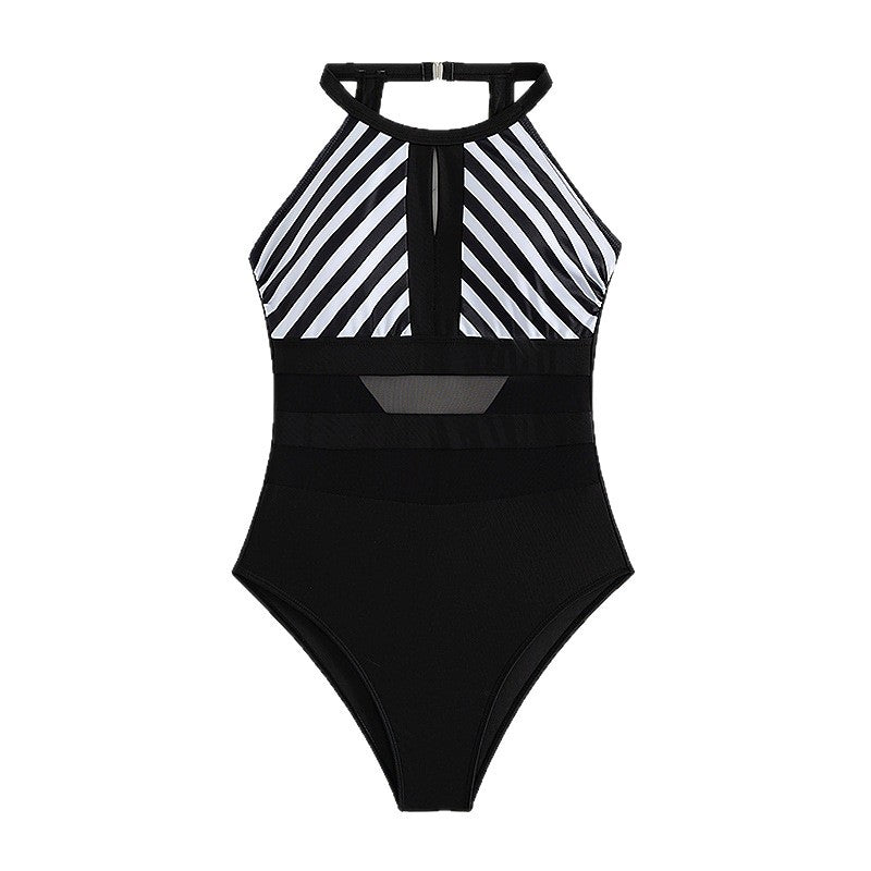 Dame Sporty One-Piece Swimsuit with Mesh Details Skovae