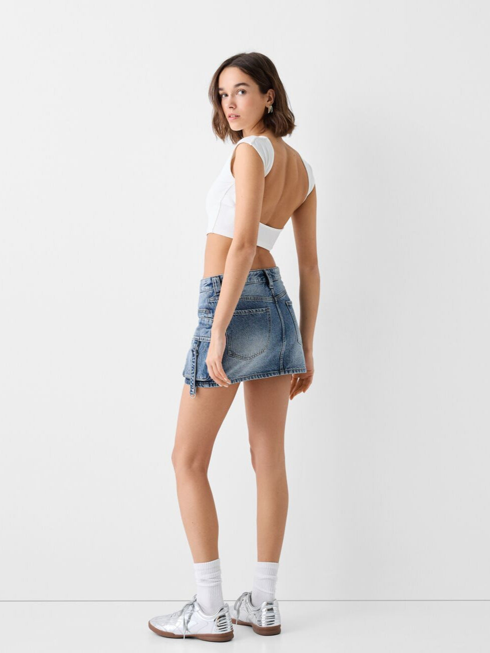 Dame Denim Mini nederdel i Cargo-stil med praktiske sidelommer og trendy accenter Stilla