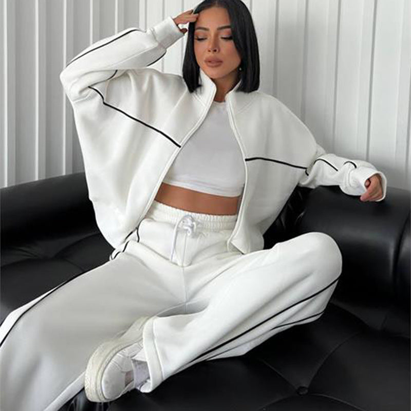 Kvinders sporty casual jakke og bukser sæt med moderne detaljer Skovae