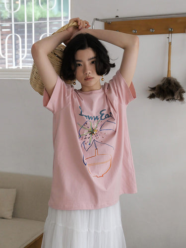 Dame T-shirt med floralt design og afslappet pasform Stilla