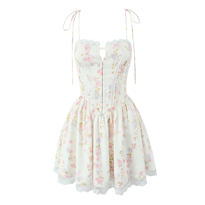 Dame strapless blomsterkjole med flæse detaljer og elegant snøring Stilla