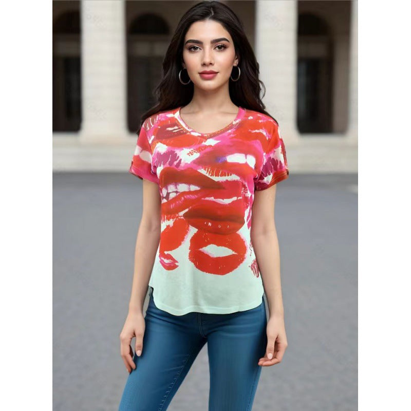 Kvinders T-shirt med kreativ læbe design og afslappet pasform Stilla