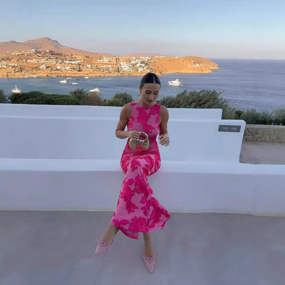 Dame Maxi-kjole med floral 3D-broderedesign og kropsnær silhuet Skovae