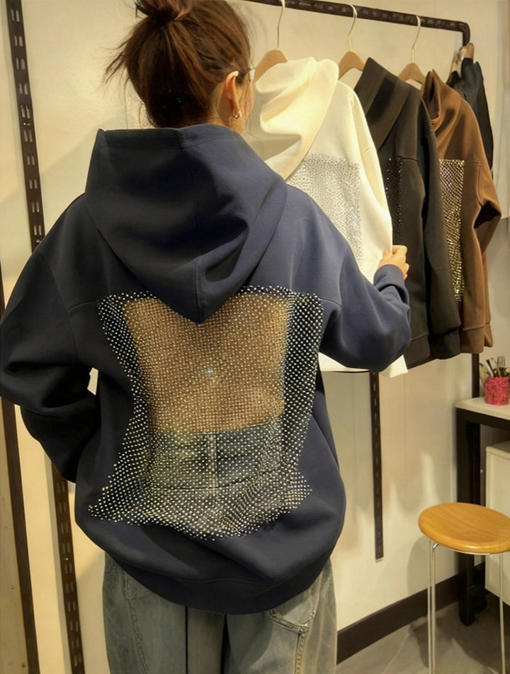 Dame med hættesweatshirt med transparent broderet rygparti Skovae