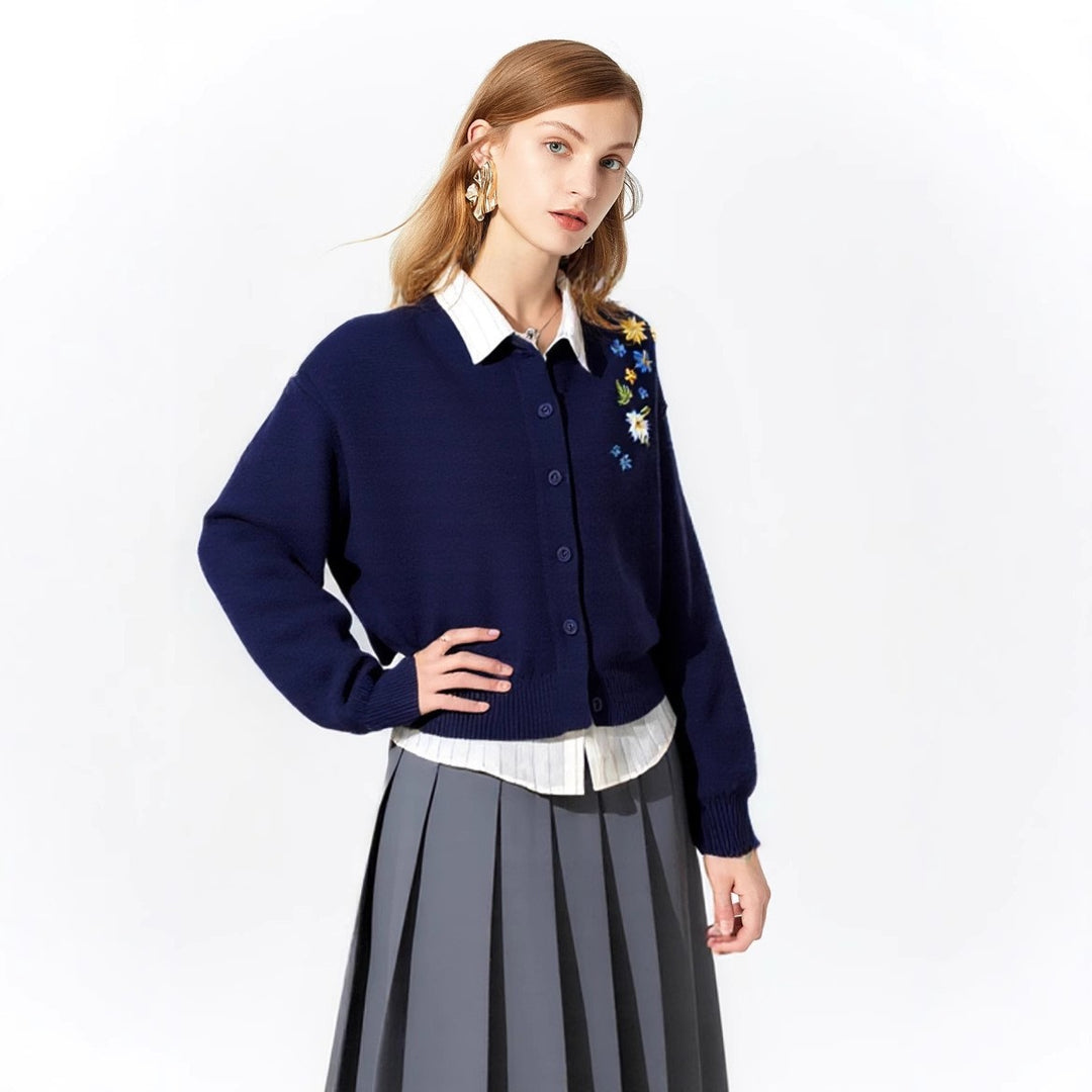 Kvinders chunky strik sweater med blomsterdetalje på ryggen og løs pasform Stilla