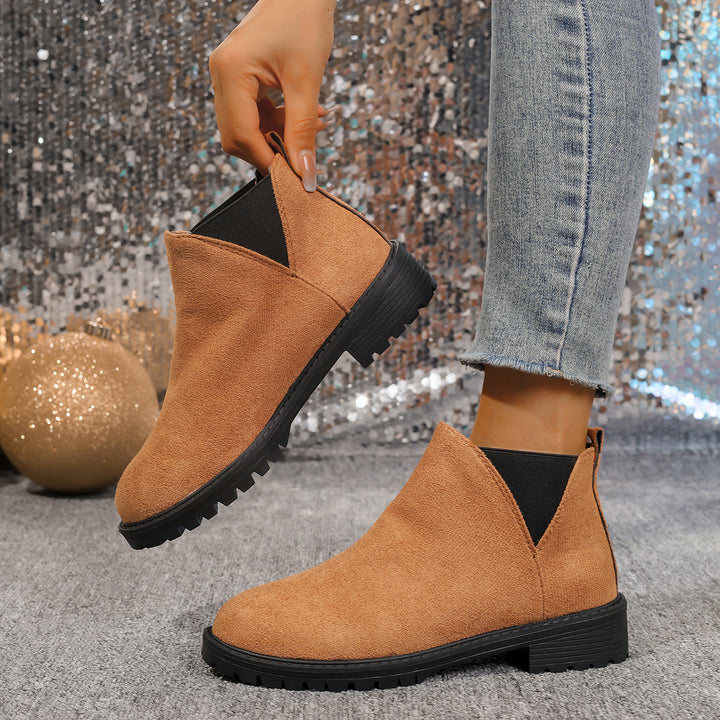 Dame Chelsea Boots lavet af blødt nubuck med elastiske sideindsatser Stilla