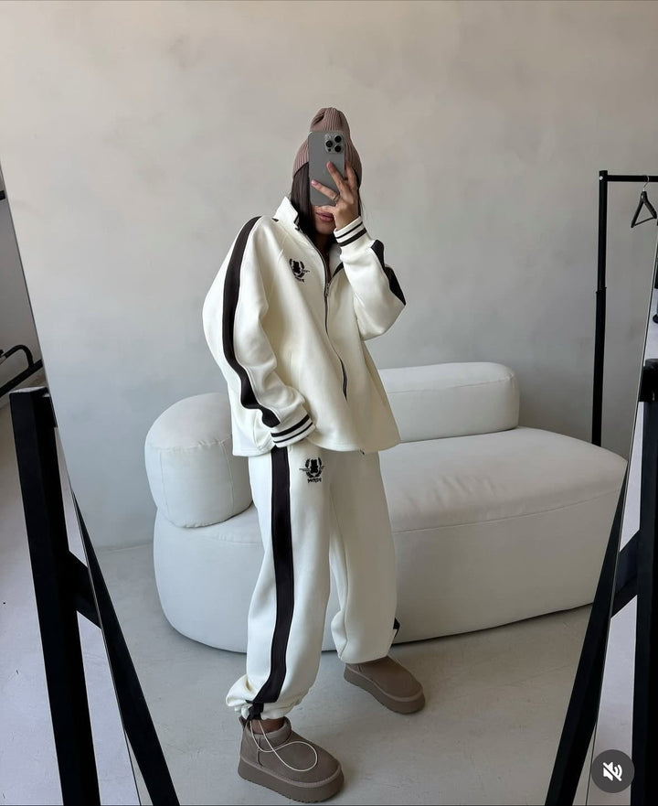 Kvindernes sporty loungewear sæt med højkrave og komfortable bukser Stilla