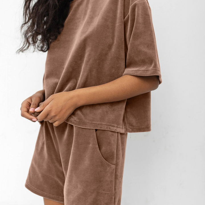 Dame komfortabelt krammesweat-set med oversized top og shorts Stilla