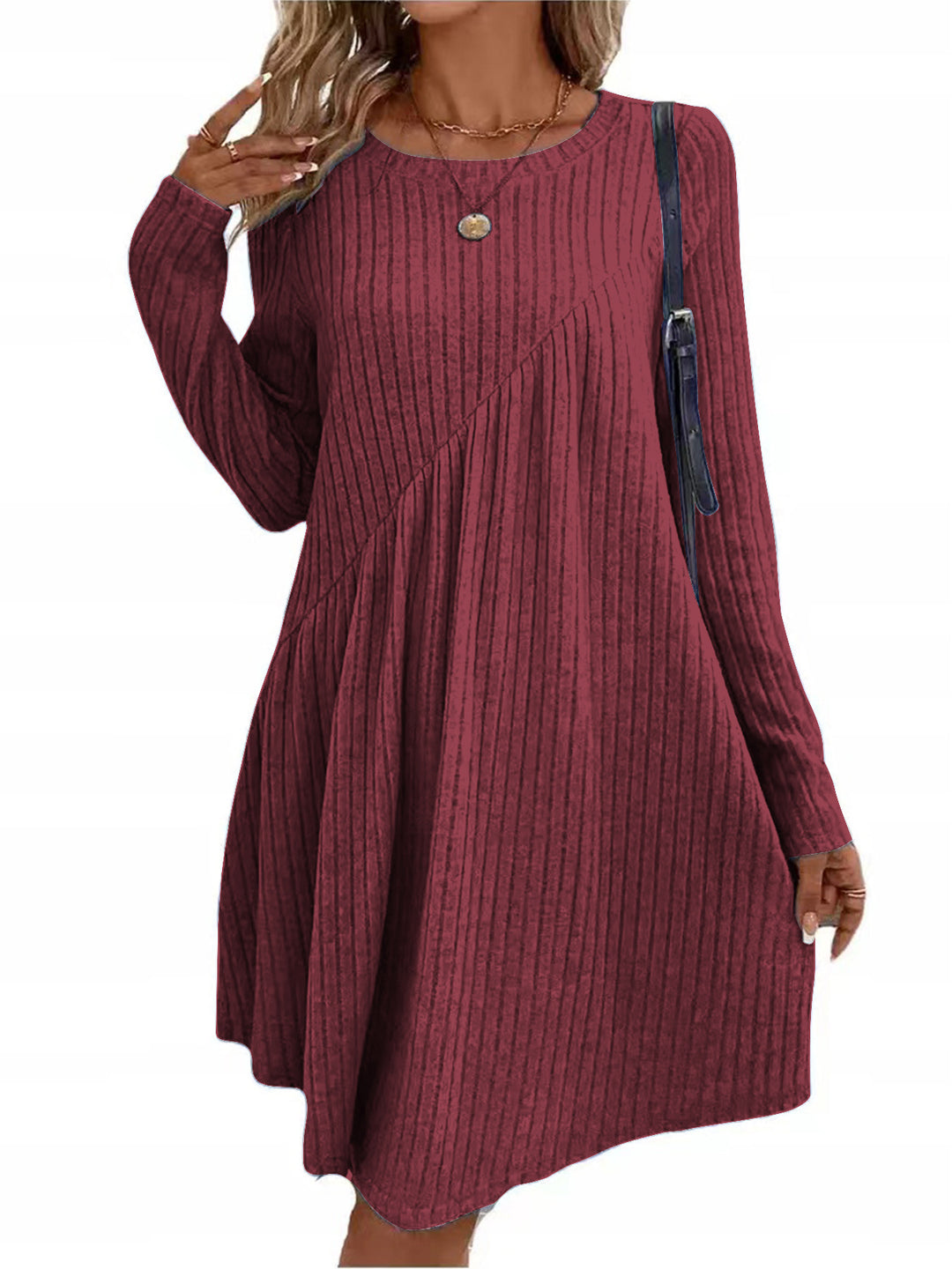 Dame longsleeve kjole med asymmetrisk snit og ribstruktur Stilla