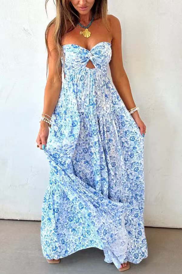 Dame uden stropper snoet bustier-maxikjole med cut-out og flerlags nederdel i let crinkle-kvalitet Skovae